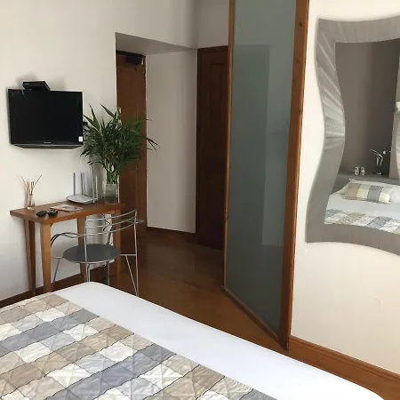 La Maison D'anne-do Chambres D'hotes ベッド・アンド・ブレックファスト ミルポワ