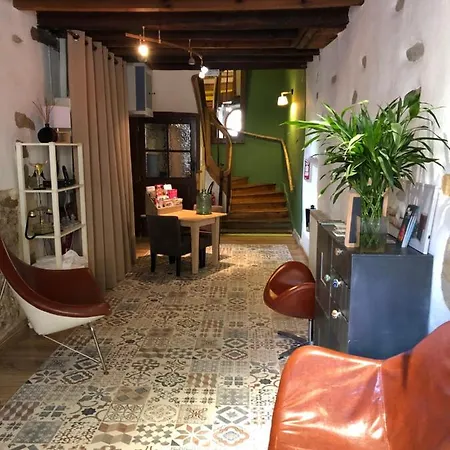 La Maison D'anne-do Chambres D'hotes ミルポワ